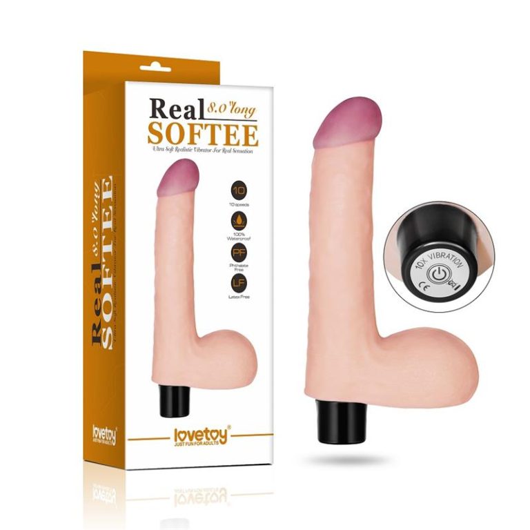 Vibrator Real Softee 17 cm pokraj ambalaže i prikaz tipke za pokretanje.