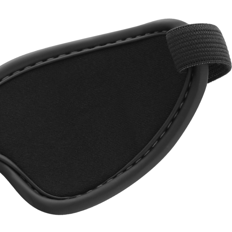 Crna maska - Begme Premium Blind Mask prikaz unutarnje strane podstavljene neoprenom.